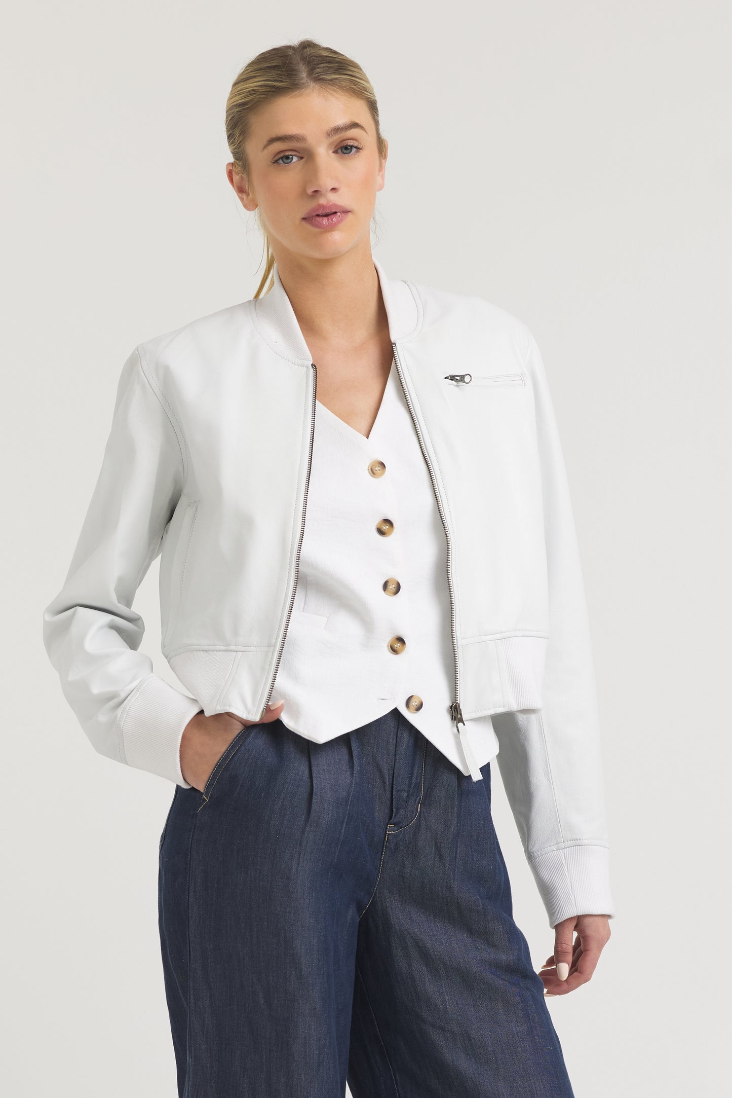 Collins Burnished Leather Jacket White jakett Collins Burnished Leather Jacket White jakett